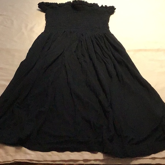 Dresses & Skirts - EUC black strapless dress